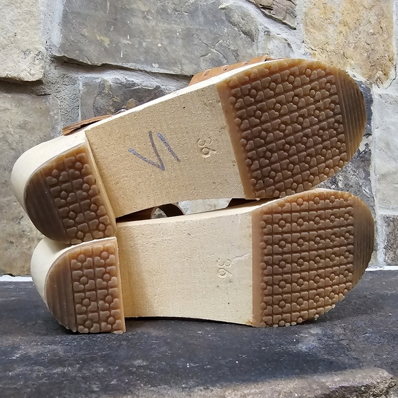 Sandgrens Madrid Handmade Woven Clogs Sandals - Picture 6 of 9